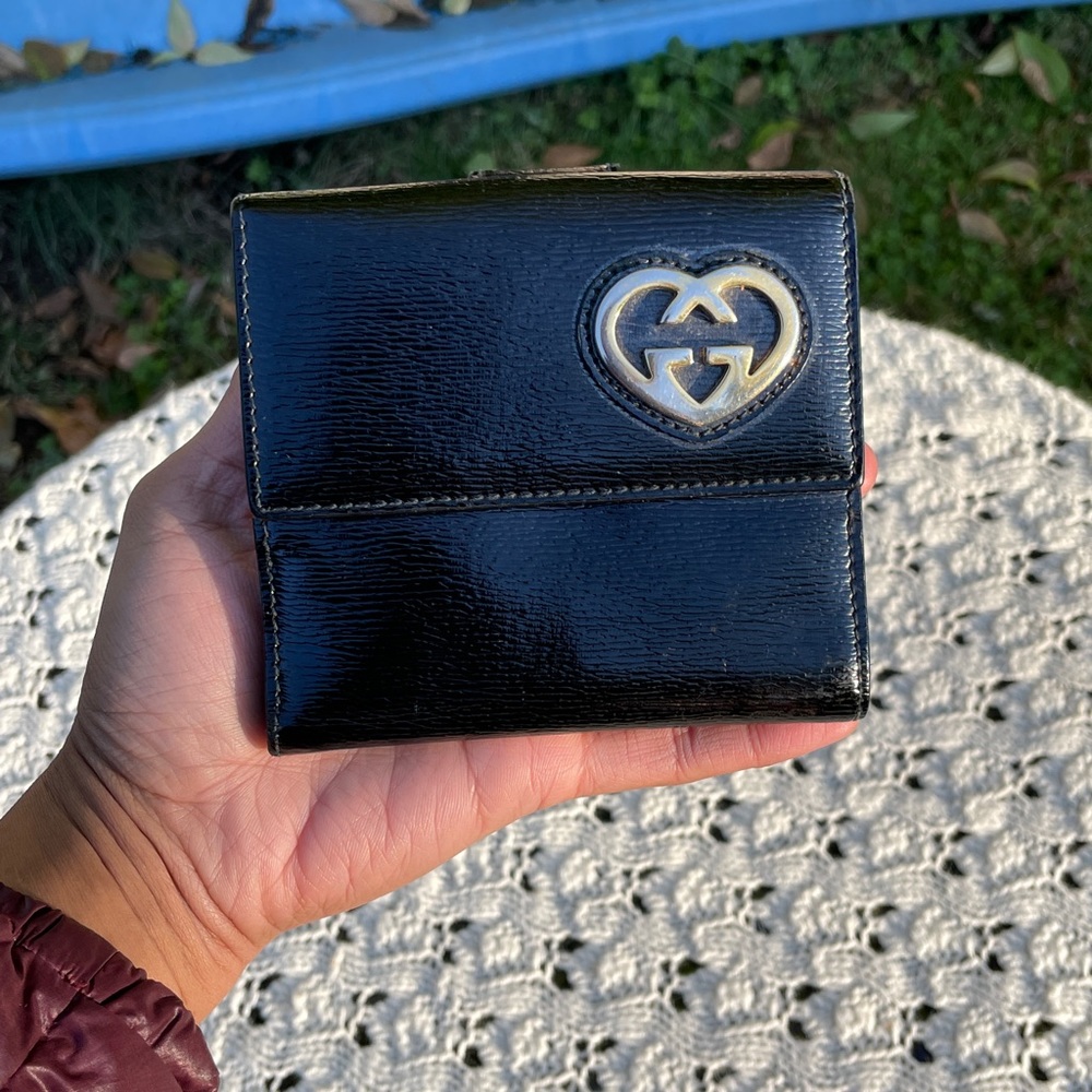 Gucci compact wallet